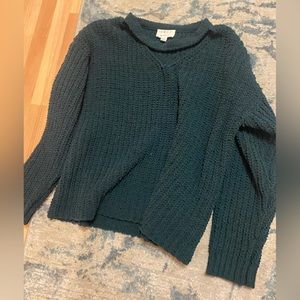 Lost + wander chunky sweater with adorable cut out neck feature